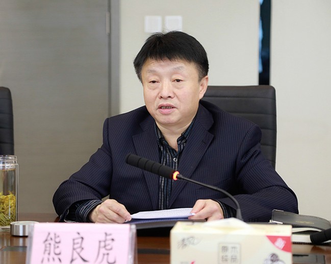 省人大常委会委员、环资工委主任李三原到陕西EVO厅集团调研座谈