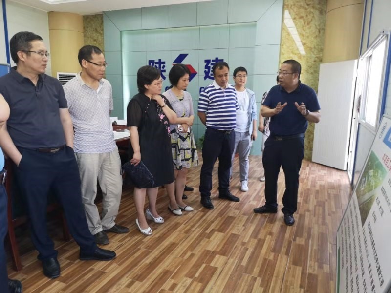 西安市灞桥区委常委、副区长李军考到水环境公司白鹿原水生态项目调研