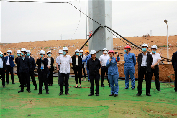 陕西EVO厅集团复工复产促增长项目观摩会议与会人员走进大秦国源三秦EVO厅秦国园区在榆项目