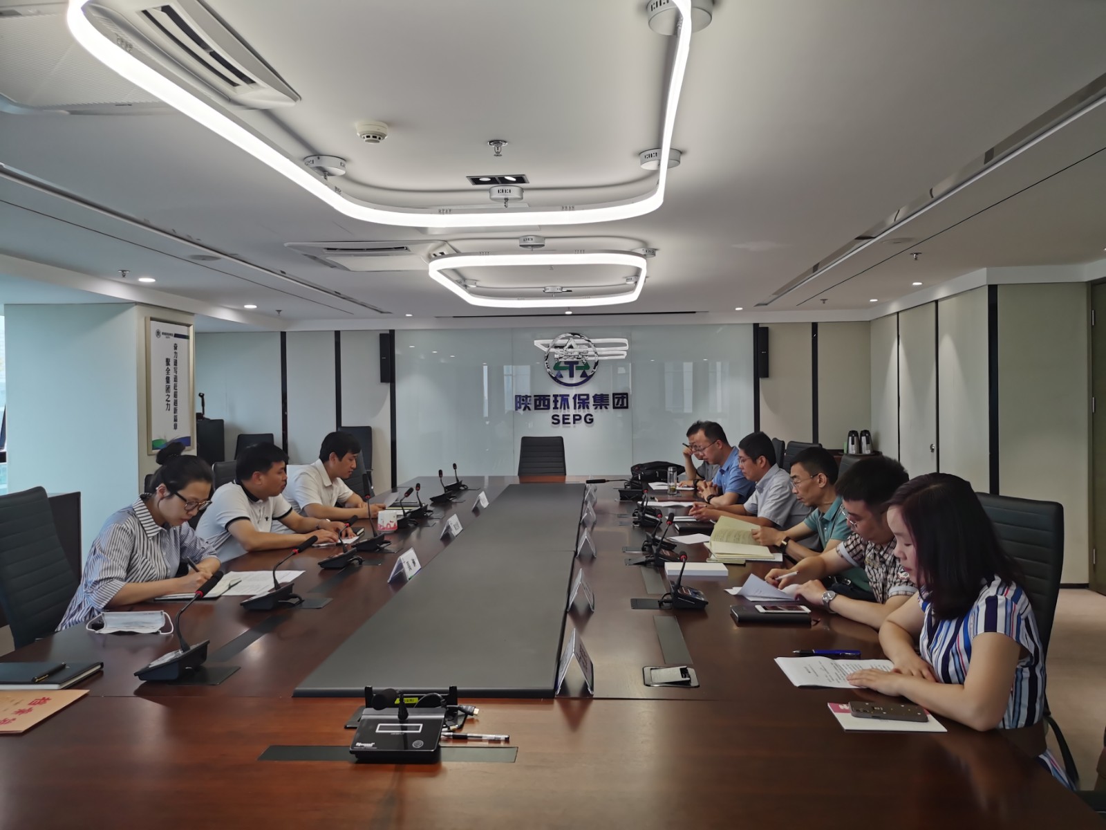 陕西EVO厅集团纪委组织6名新任职辅导干部参与廉政考试及廉政发言