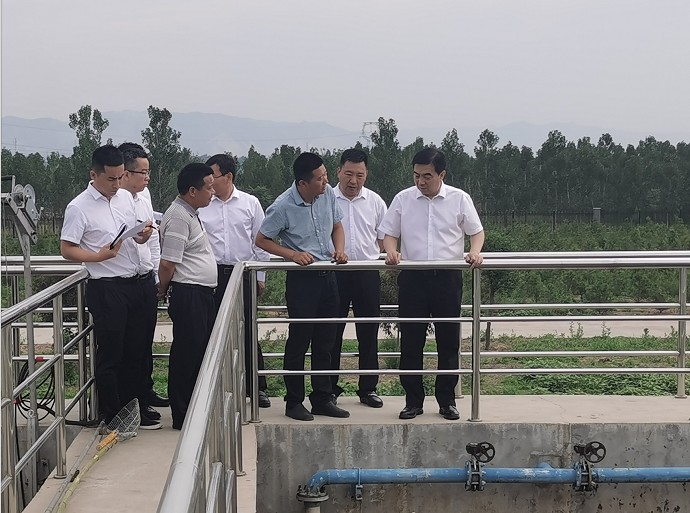 韩城市委副书记、市长亢振峰到水环境公司韩城市经开区污水厂调研