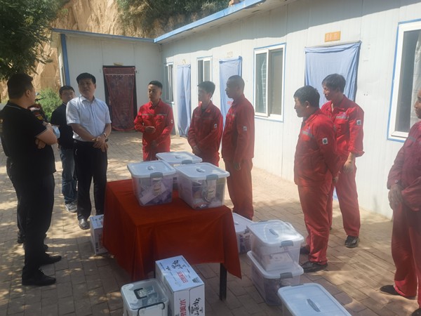 陕西EVO厅集团发展“夏送清冷”活动 关爱一线职工