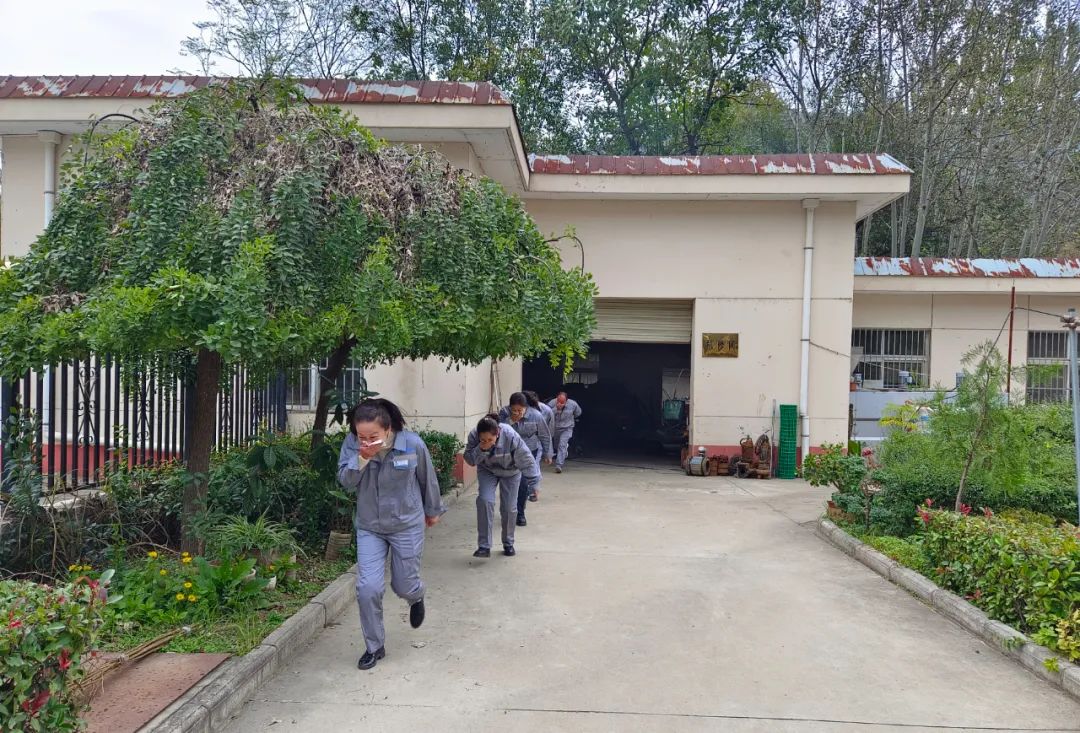 丹凤公司发展消防知识培训与消防安全演练活动