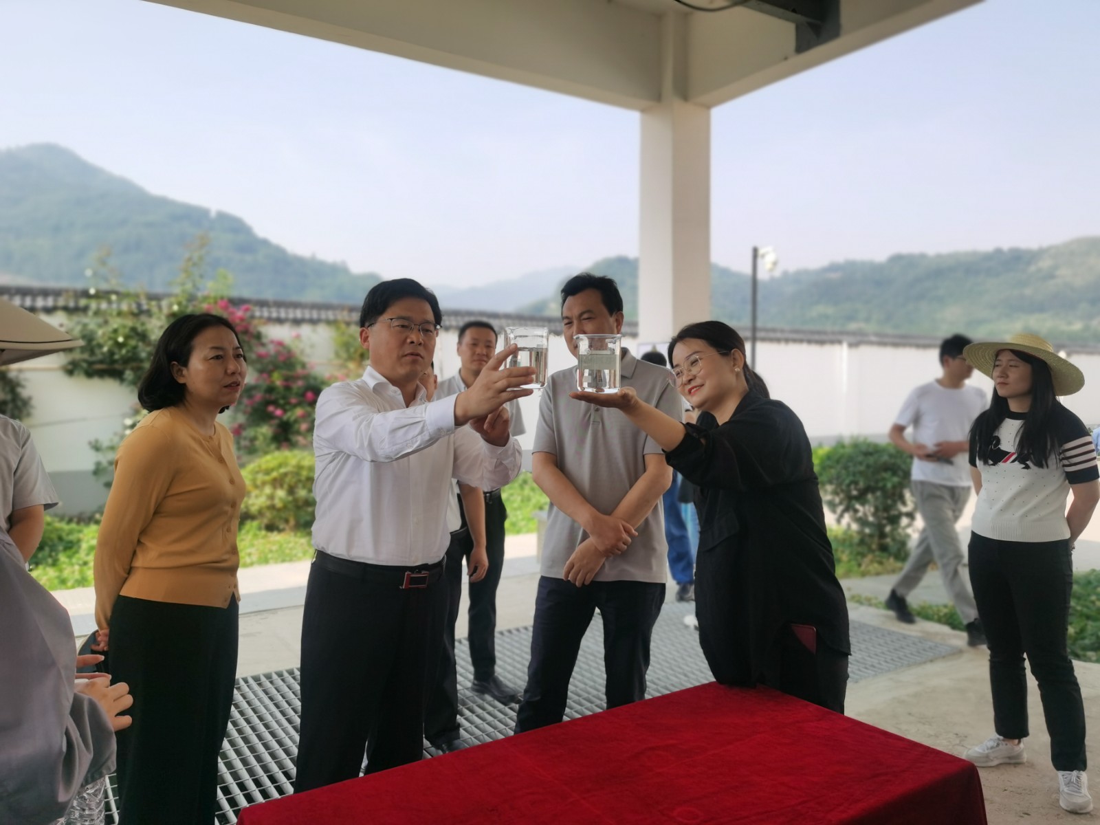 安康市人大常委会副主任李全成到水环境公司五里镇污水处置厂调研