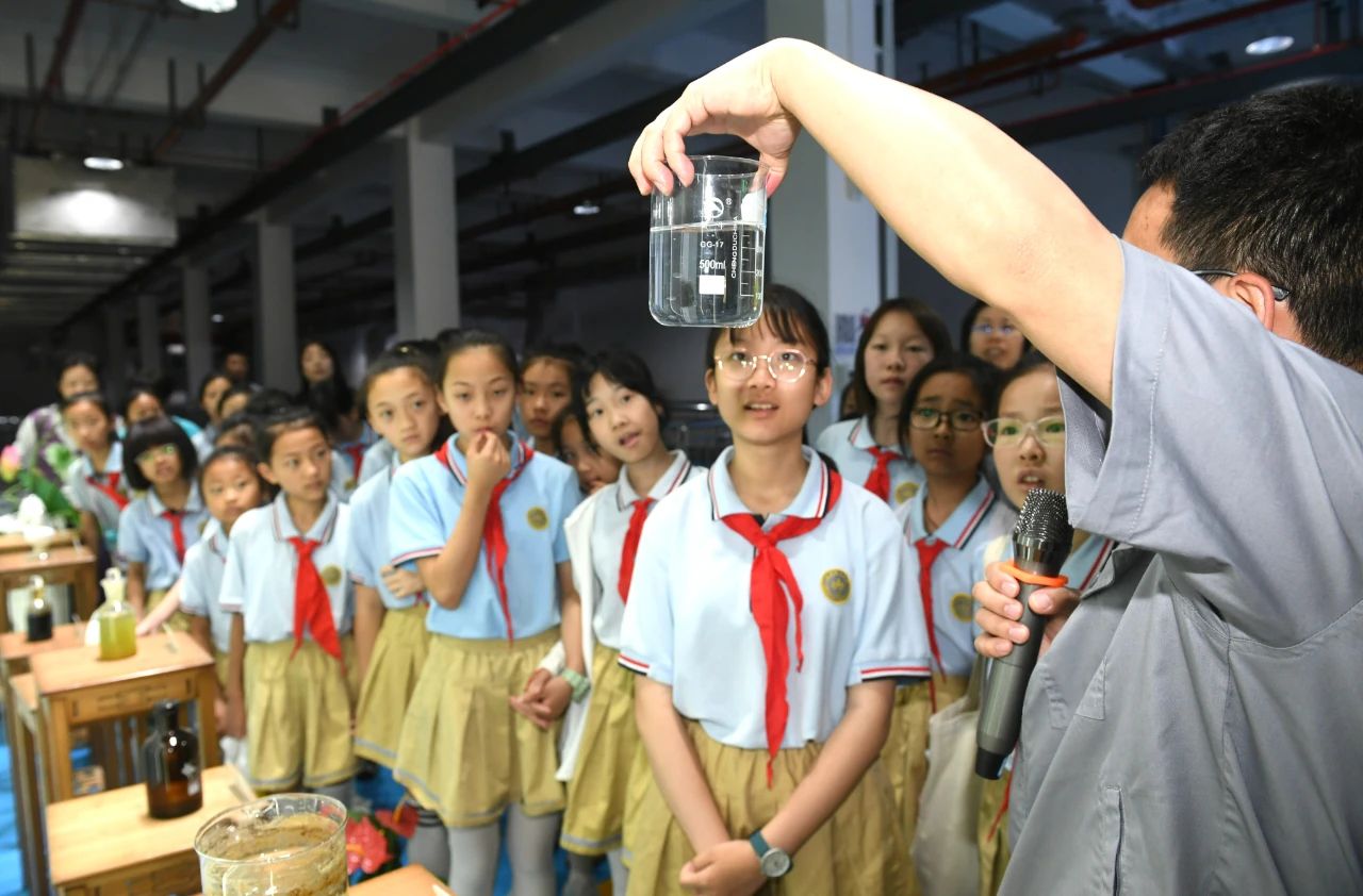 西安颁布｜幼学生走进陕西EVO厅集团白鹿原水生态中心开启污水“再生”探秘之旅