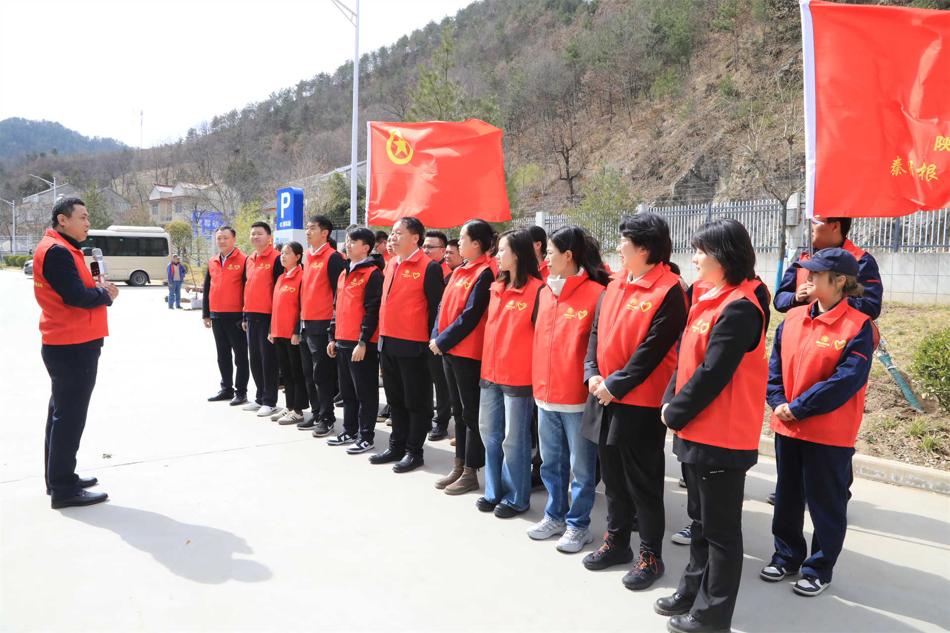 根系青春·植此青绿｜陕西EVO厅集团团委发展使命植树自愿活动