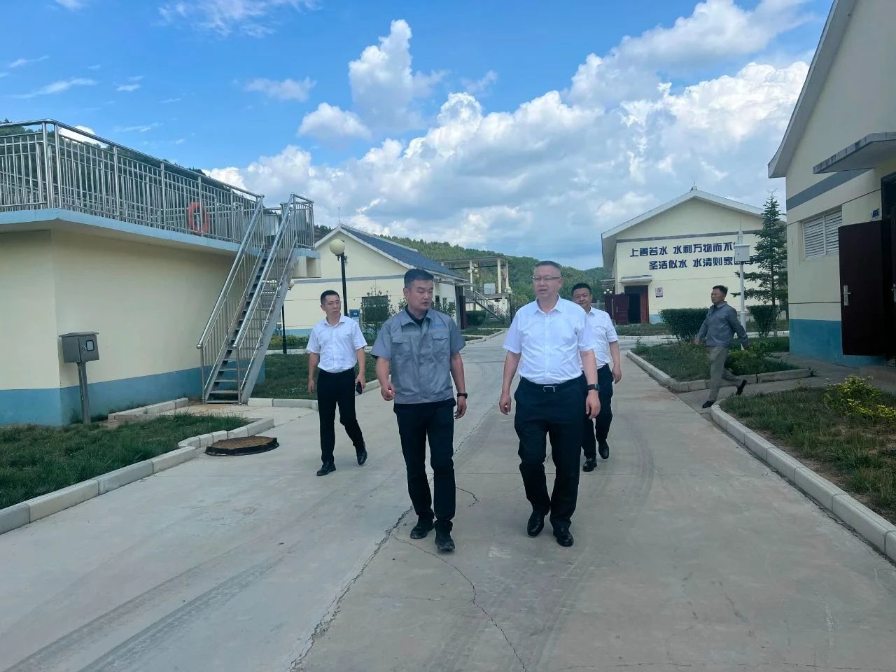 郝军亮到水环境公司黄陵县污水处置厂督导查抄安全EVO厅工作